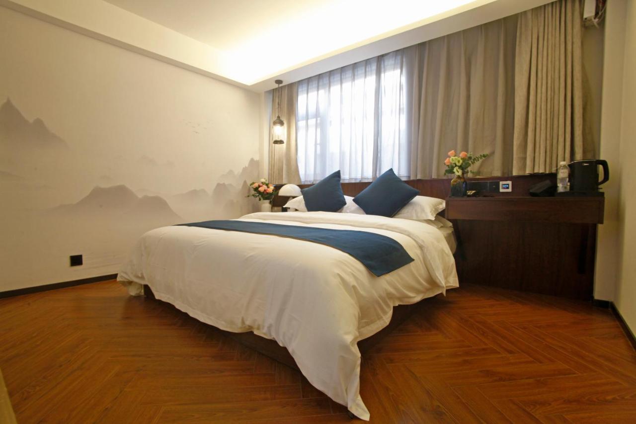 Hotel 張家界武陵源北岸輕奢客棧 森林公園店 Zhangjiajie Exterior foto